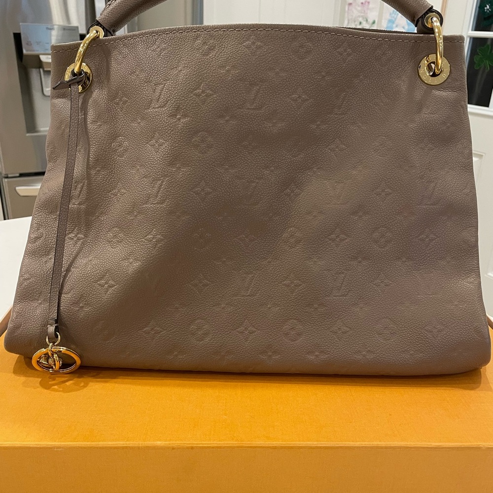 Louis Vuitton Artsy